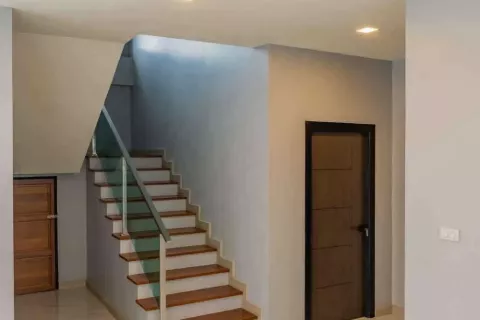 House in San Sai, Thailand 4 bedrooms № 135624 - photo 7