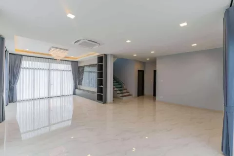 House in San Sai, Thailand 4 bedrooms № 135624 - photo 13