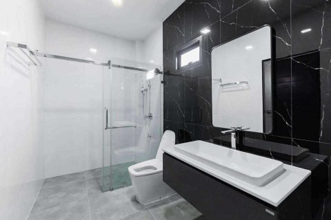 House in San Sai, Thailand 4 bedrooms № 135624 - photo 17