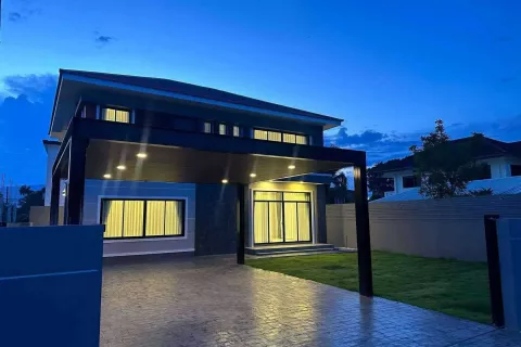 House in San Sai, Thailand 4 bedrooms № 135624 - photo 12