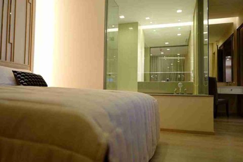 Condo in Bangkok, Thailand, 2 bedrooms  № 183397 - photo 16