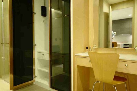Condo in Bangkok, Thailand, 2 bedrooms  № 183397 - photo 7