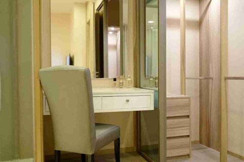 Condo in Bangkok, Thailand, 2 bedrooms  № 183397 - photo 14