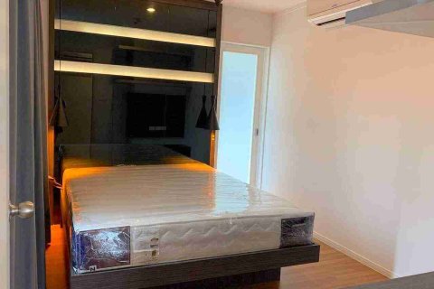 Condo in Bangkok, Thailand, 2 bedrooms  № 183399 - photo 8