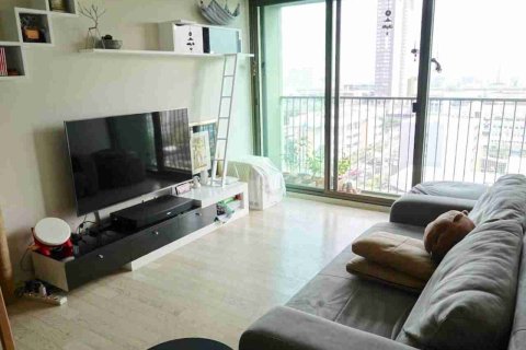 Condo in Bangkok, Thailand, 1 bedroom  № 183396 - photo 3