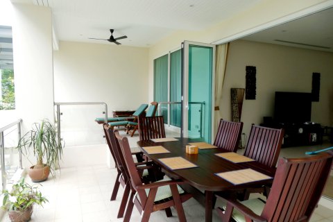 Condo in Phuket, Thailand, 3 bedrooms № 149461 - photo 11