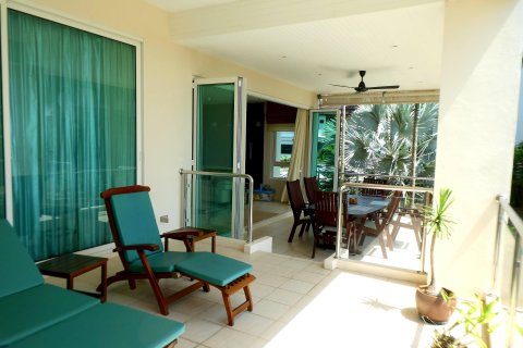 Condo in Phuket, Thailand, 3 bedrooms № 149461 - photo 30