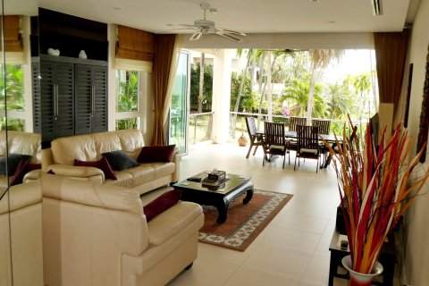 Condo in Phuket, Thailand, 3 bedrooms № 149461