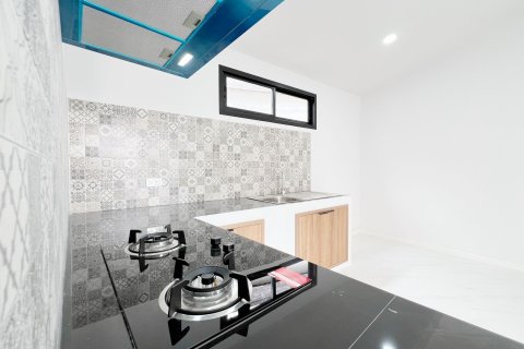 House in Phuket, Thailand 3 bedrooms № 142892 - photo 14