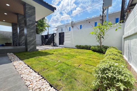 House in Phuket, Thailand 3 bedrooms № 142892 - photo 3