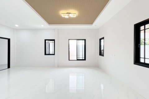 House in Phuket, Thailand 3 bedrooms № 142892 - photo 19