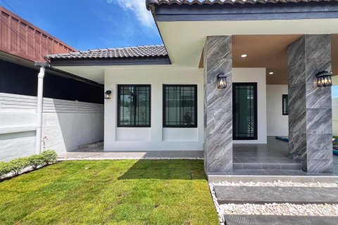 House in Phuket, Thailand 3 bedrooms № 142892 - photo 4