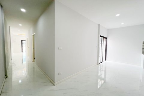 House in Phuket, Thailand 3 bedrooms № 142892 - photo 18