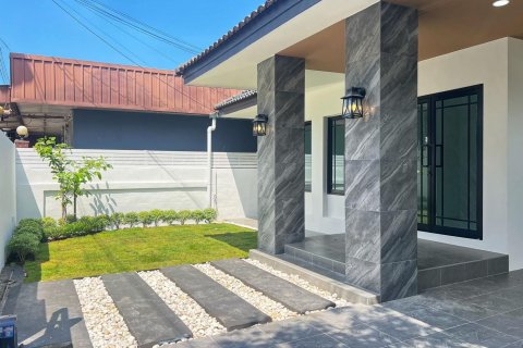 House in Phuket, Thailand 3 bedrooms № 142892 - photo 6