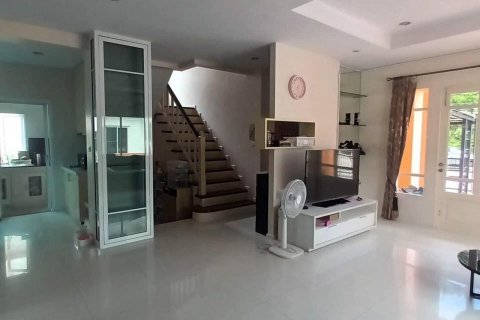 Дом в Лат Крабанге, Бангкок, Таиланд с 3 спальнями № 141077 - фото 3