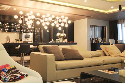 Condo in Bangkok, Thailand, 2 bedrooms  № 181021 - photo 4