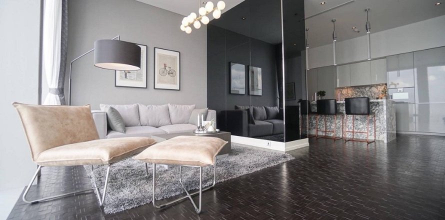 Condo in Bangkok, Thailand, 2 bedrooms  № 181018