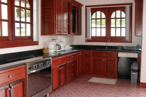 Villa in Phuket, Thailand 2 bedrooms № 140586 - photo 9