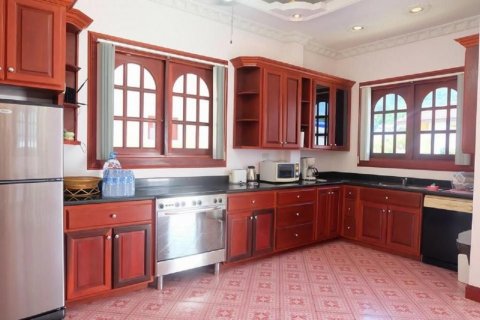 Villa in Phuket, Thailand 2 bedrooms № 140586 - photo 8