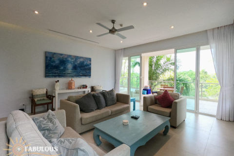 Condo in Bang Tao, Thailand, 3 bedrooms № 179555