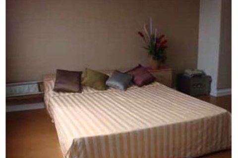 Кондоминиум с 3 спальнями в Бангкоке, Таиланд № 144207 - фото 3