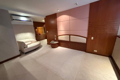 Condo in Bangkok, Thailand, 3 bedrooms  № 167036 - photo 10