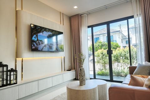 House in Pattaya, Thailand 3 bedrooms № 167439 - photo 3