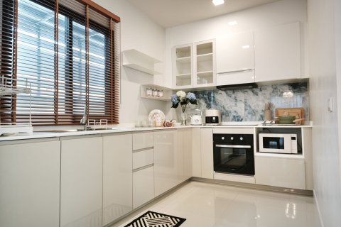 House in Pattaya, Thailand 3 bedrooms № 167439 - photo 2