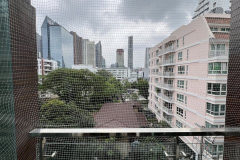 Condo in Watthana, Bangkok, Thailand, 2 bedrooms № 201211 - photo 2