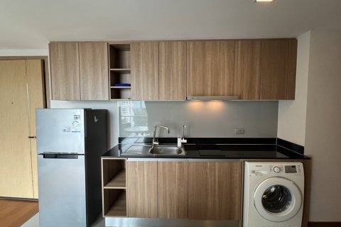 Condo in Watthana, Bangkok, Thailand, 2 bedrooms № 201211 - photo 4