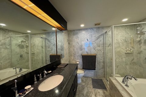 Condo à Pathum Wan, Bangkok, Thaïlande, 2 chambres № 201214 - photo 10