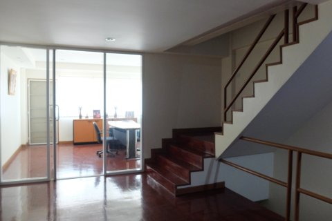 Propriété commerciale à Chiang Mai, Thaïlande 385 m2 № 200485 - photo 2