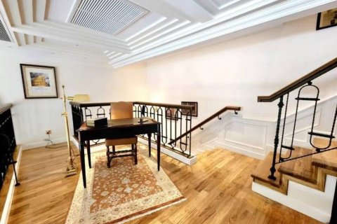 Дом в Бангкоке, Таиланд с 4 спальнями  № 114540 - фото 6