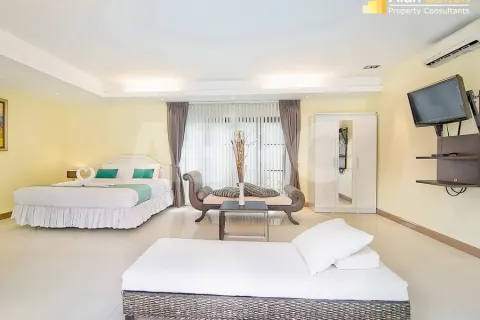 Casa de 5 dormitorios en Jomtien Beach, Pattaya, Tailandia № 211580 - foto 4