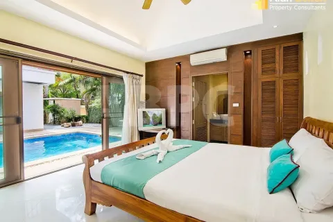 Casa de 5 dormitorios en Jomtien Beach, Pattaya, Tailandia № 211580 - foto 3