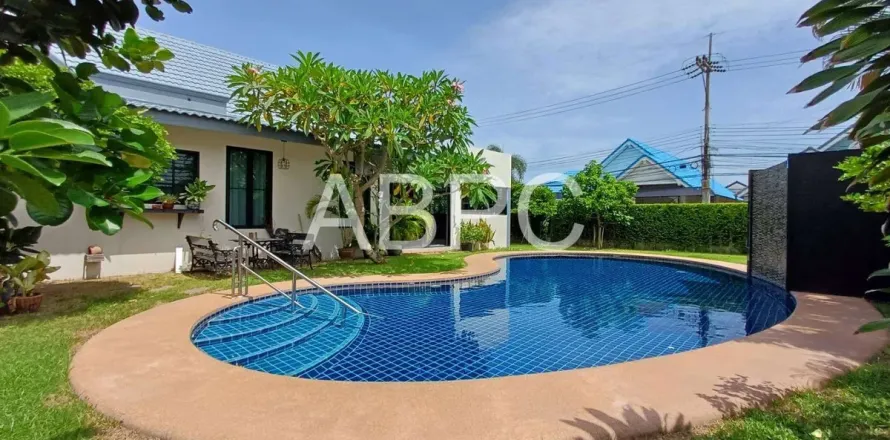 Casa de 3 dormitorios en Pattaya, Tailandia № 211577
