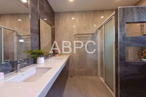 Casa de 3 dormitorios en Pattaya, Tailandia № 211577 - foto 6