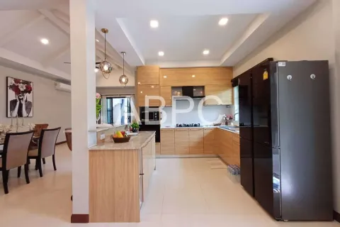 Casa de 3 dormitorios en Pattaya, Tailandia № 211577 - foto 9