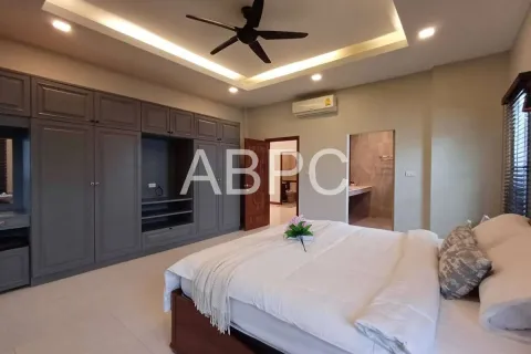 Casa de 3 dormitorios en Pattaya, Tailandia № 211577 - foto 7