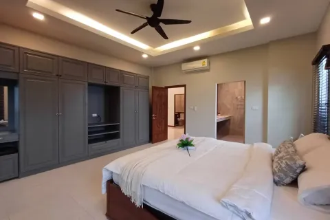 Casa de 3 dormitorios en Pattaya, Tailandia № 211577 - foto 17