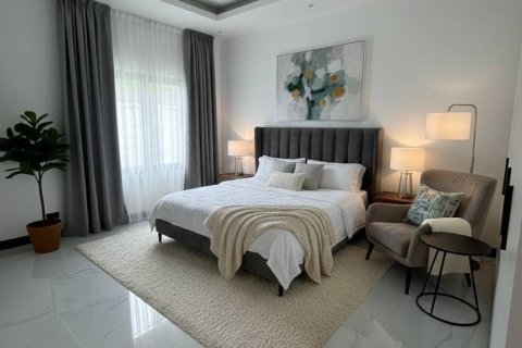 House in Phuket, Thailand 4 bedrooms № 156406 - photo 2