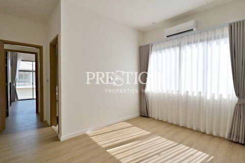 House in Pattaya, Thailand 4 bedrooms № 198269 - photo 15