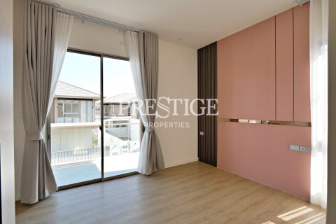 House in Pattaya, Thailand 4 bedrooms № 198269 - photo 11