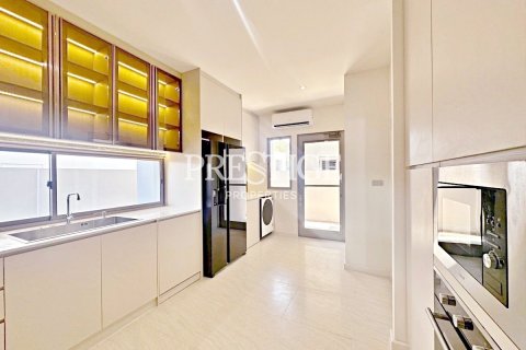 House in Pattaya, Thailand 4 bedrooms № 198269 - photo 6