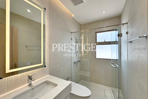 House in Pattaya, Thailand 4 bedrooms № 198269 - photo 16