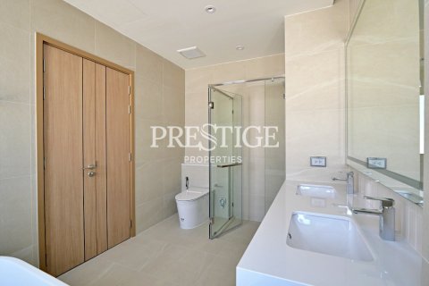 House in Pattaya, Thailand 4 bedrooms № 198269 - photo 10