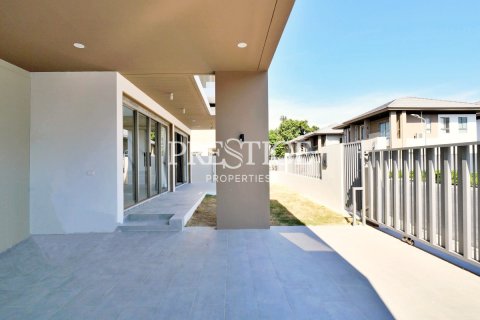 House in Pattaya, Thailand 4 bedrooms № 198269 - photo 19