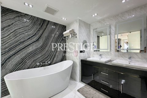 Condo in Pattaya, Thailand, 2 bedrooms № 198265 - photo 17