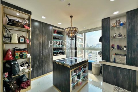 Condo in Pattaya, Thailand, 2 bedrooms № 198265 - photo 15