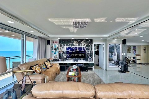 Condo in Pattaya, Thailand, 2 bedrooms № 198265 - photo 2